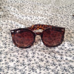 SOLD Oversized sunglasses