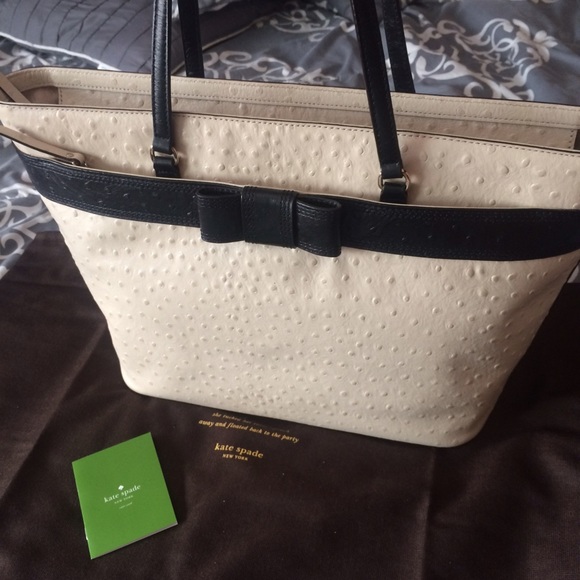 kate spade Handbags - 💥CLEARANCE💥 kate spade Valencia Md Harmony Bag
