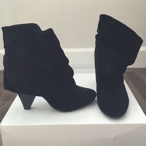 Steve Madden - Black Leather booties - Size 7!