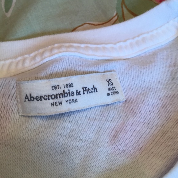 T shirt - Picture 2 of 3