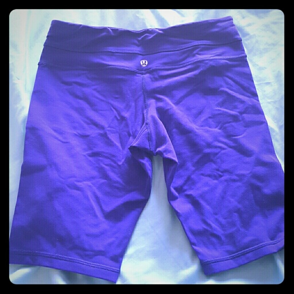lululemon athletica Pants - Lululemon purple shorts (crops) size 6 tall