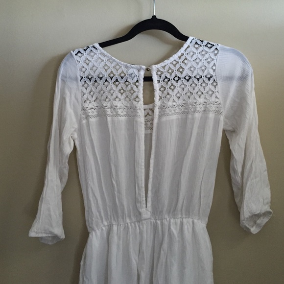 White ruffle romper - Picture 2 of 2