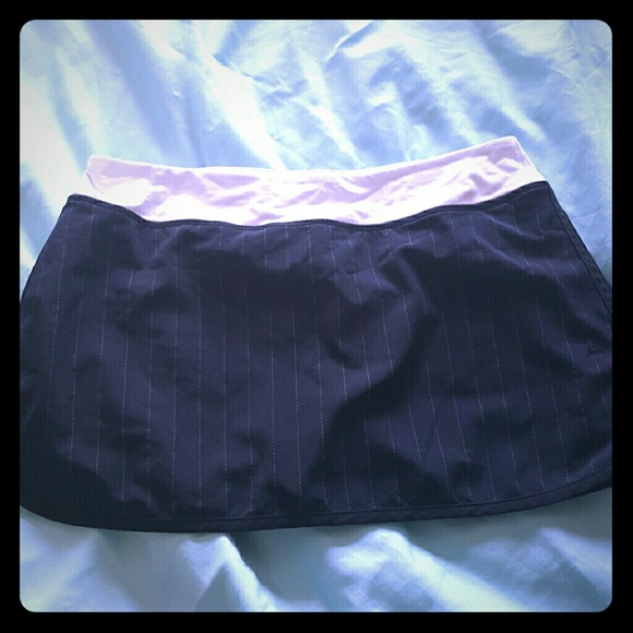 Lululemon black and white skirt size 6