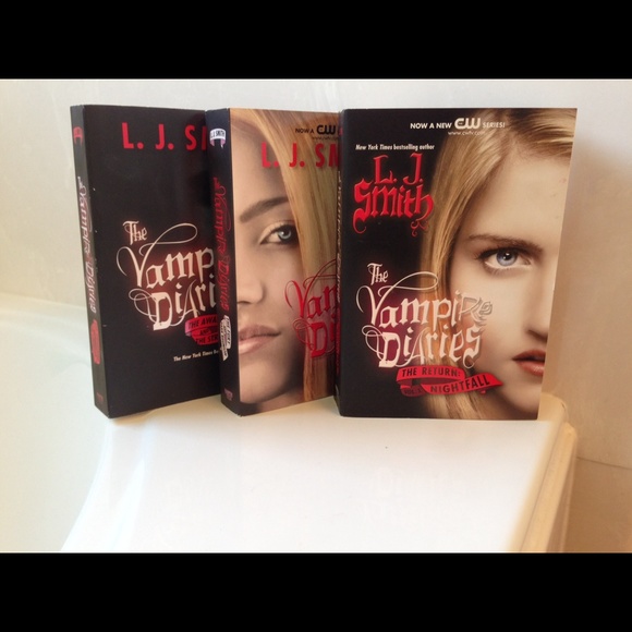 ❗️ON HOLD❗️Vampire Diaries LJ Smith 3 new books