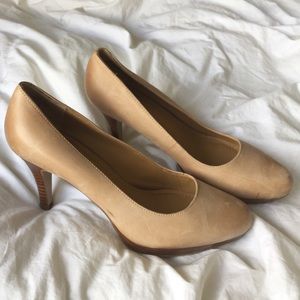 Nine West matte nude leather heels