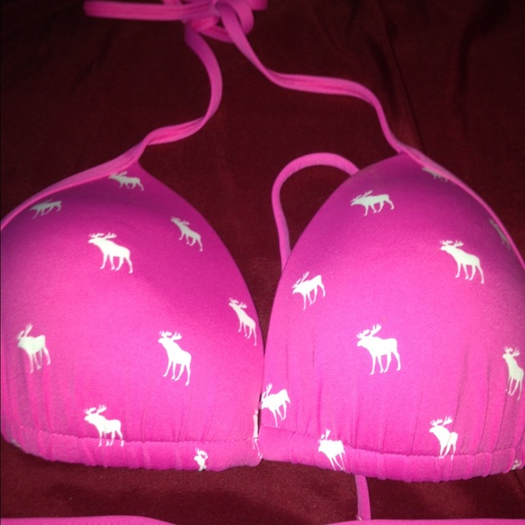 Pink string bikini - Picture 2 of 3