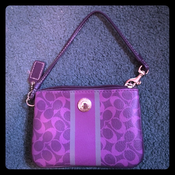 Coach wristlet - Picture 1 of 3