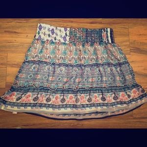 Funky patterned 2B Bebe lined skirt- NWT!