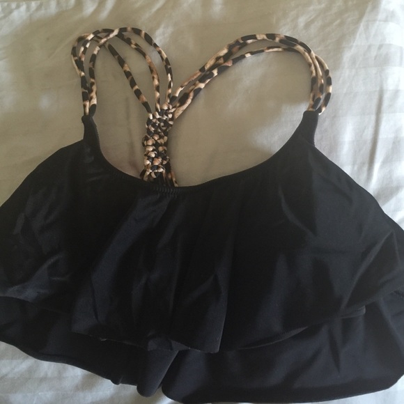 VS PINK Ladder back swim top!