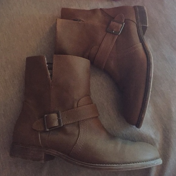 ⭕️ SOLD ON MERC ⭕️