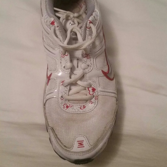Red and white nike shox - Picture 2 of 3