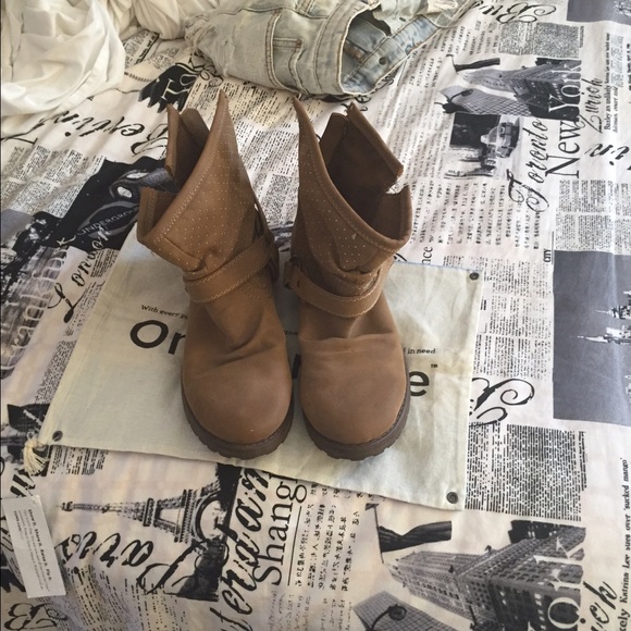 Roxy boots