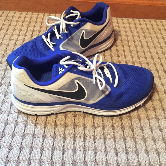 Size 13 Nike sneaker