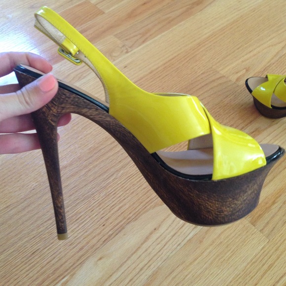 Brand new-never worn-Giuseppe Zanotti heels! - Picture 2 of 4