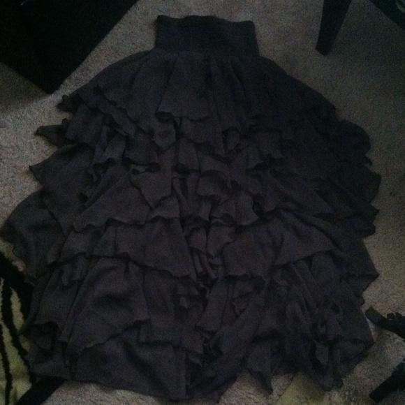 Ruffled high waisted skirt