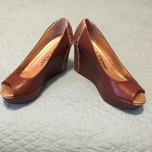 Kenneth Cole peep toe wedge..worn once