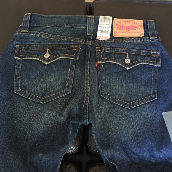 Brand NWT slouch fit Levi's Jeans