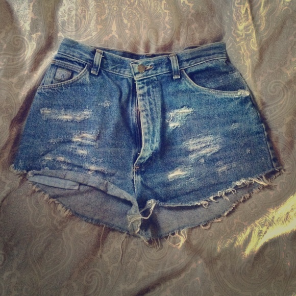 Vintage high waisted cut off shorts