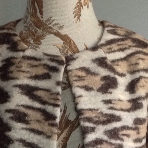 🎉SALE🎉NWT Ann Taylor animal print jacket - Picture 3 of 4