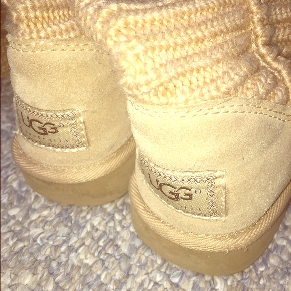 WOMEN'S TALL KNIT BOOTS. SIZE 7/8