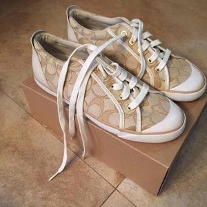 Coach tennis shoes 7.5