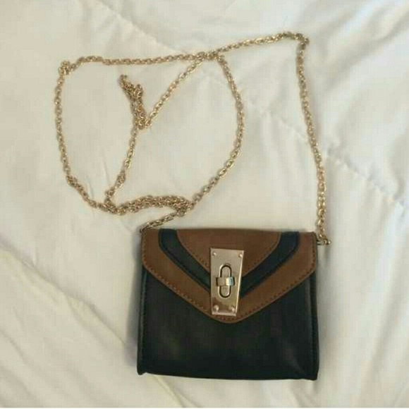 Little side body purse