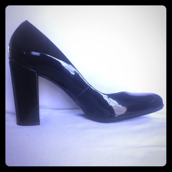 Talbots Shoes - Talbots black patent leather heels.NWT!