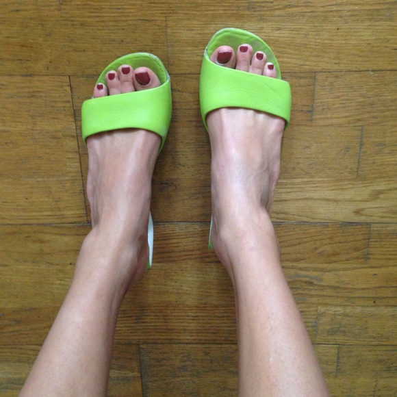 Lime color United Nude Möbius mules