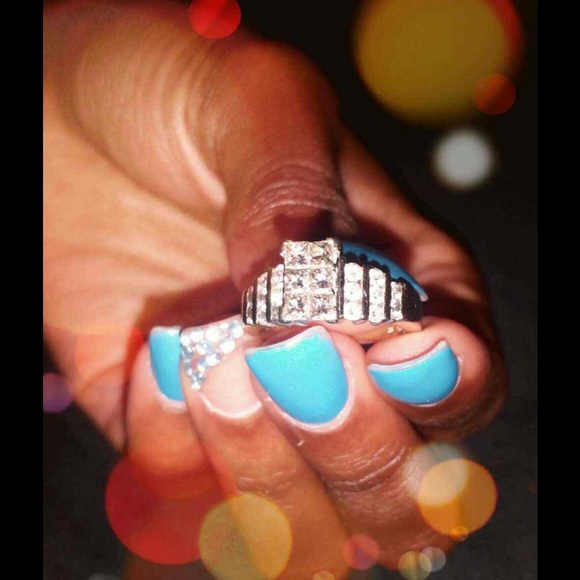 Women diamond engagement ring