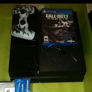 Ps4 with cod ghost and Nba Live 15 ( Downloaded )