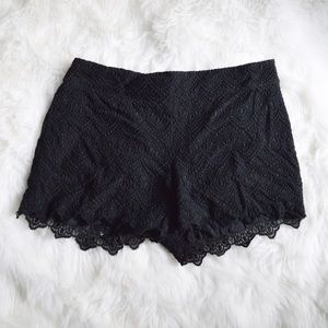 Elevenses Scalloped Lace Shorts