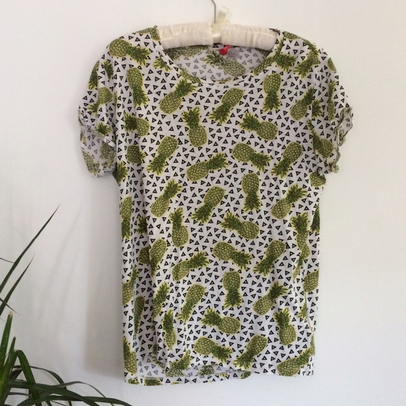 Pineapples and Triangle print T-shirt