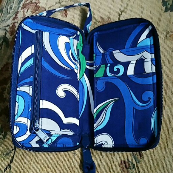 VERA BRADLEY wristlet - Picture 2 of 3