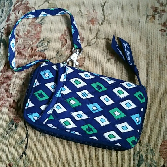 VERA BRADLEY wristlet - Picture 3 of 3