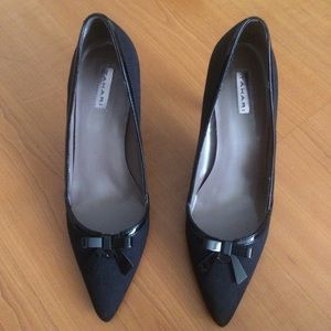 Tahari Black Heels