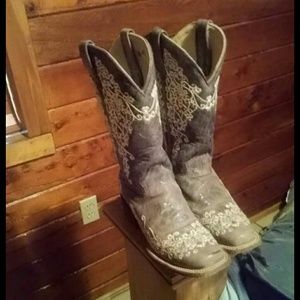 Corral boots