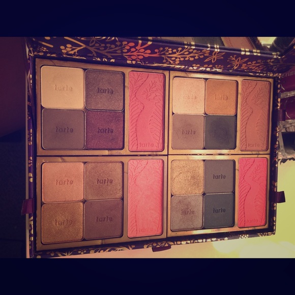 Tarte holiday eye shadow and blush prattle