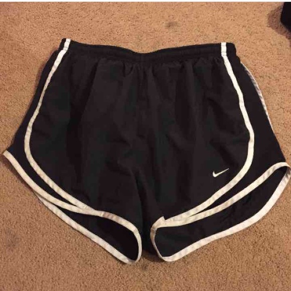 Black nike tempo shorts