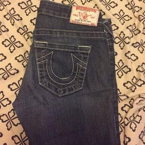 SIZE 25 TRUE RELIGION SKINNIES!