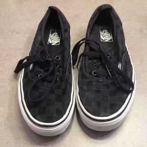 Checkered black vans ✨