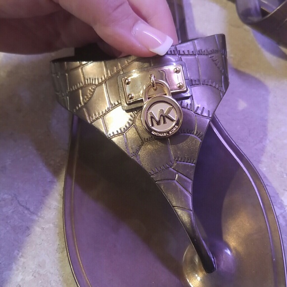 Michael Kors thong sandles - Picture 2 of 4