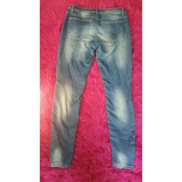 Vanilla Star light washed Jean's - Picture 3 of 4