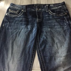 Light wash miss me jeans. Worn maybe 10 times.