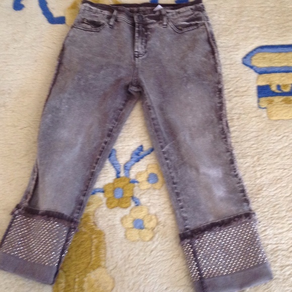 DG Capri jeans with bling On the bottom cuff