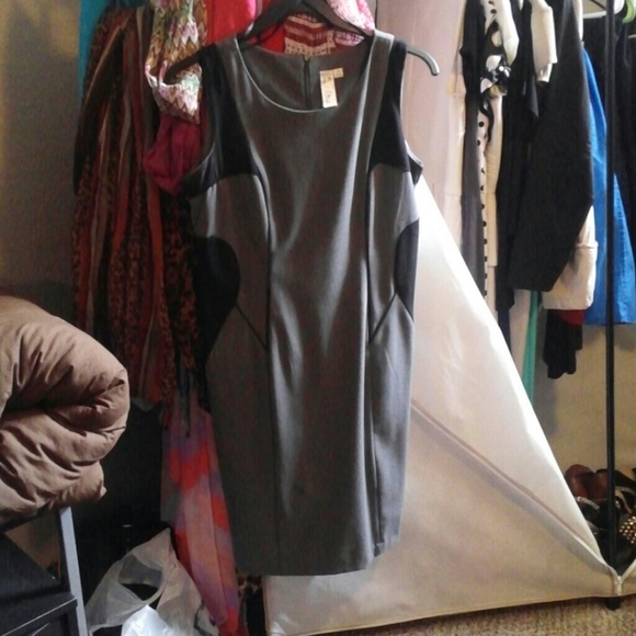 Dress - Picture 1 of 1