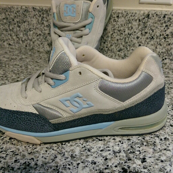 SOLD!!! DC Shoes Women's Sneakers