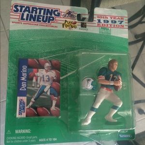 Dan Marino 1997 SlU figure card set