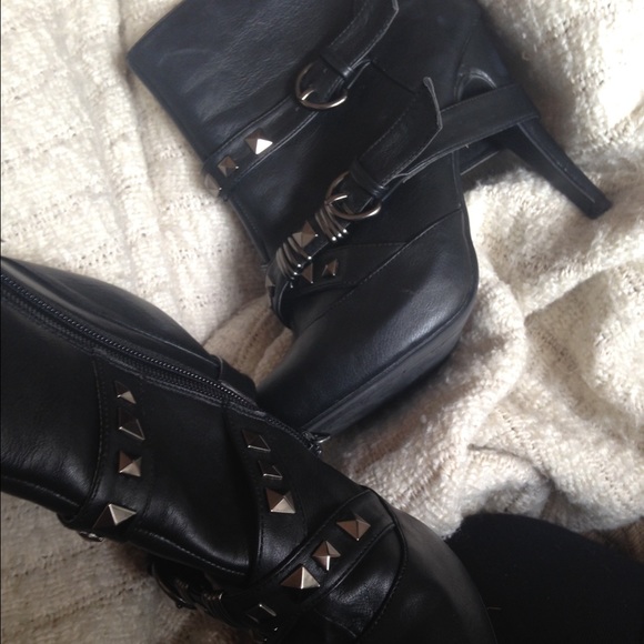 Kardashian Kollection Ankle Boots *barely used*
