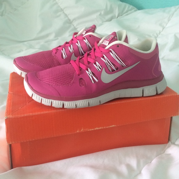 Nike free runs !