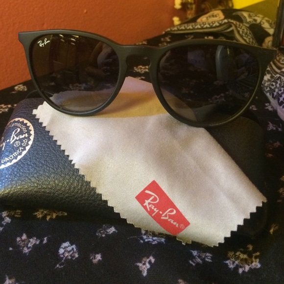 Authentic Ray-Ban Sunglasses 😎